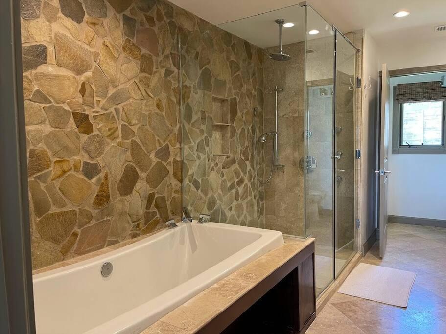 Lakeview Bungalow-Access To Lake, Pool, Gym, &Park Lago Vista المظهر الخارجي الصورة